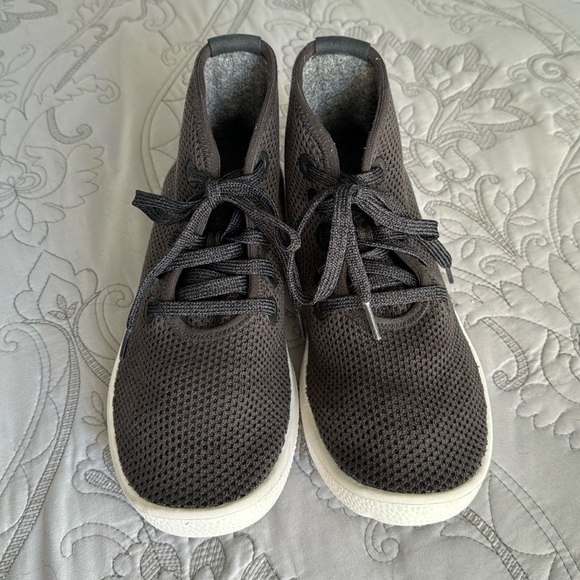 Allbirds Low Top Sneakers - Picture 1 of 9